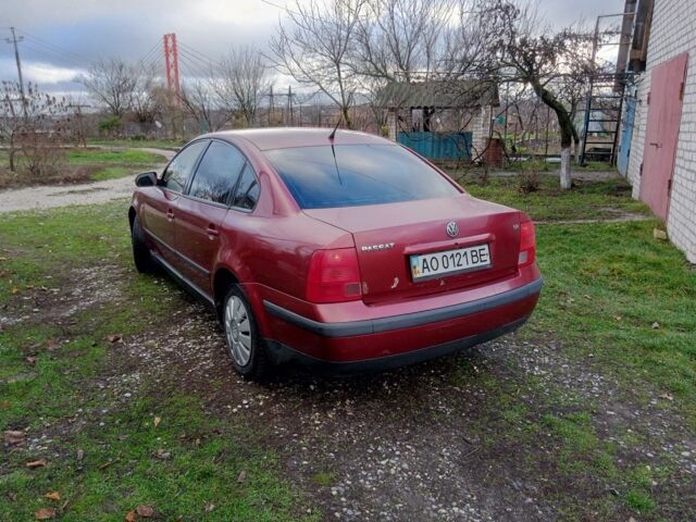 Красный Фольксваген Пассат, объемом двигателя 1.8 л и пробегом 520 тыс. км за 1900 $, фото 2 на Automoto.ua