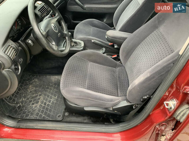 Красный Фольксваген Пассат, объемом двигателя 1.6 л и пробегом 213 тыс. км за 3550 $, фото 9 на Automoto.ua