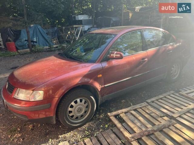 Червоний Фольксваген Пассат, об'ємом двигуна 1.6 л та пробігом 393 тис. км за 3700 $, фото 1 на Automoto.ua