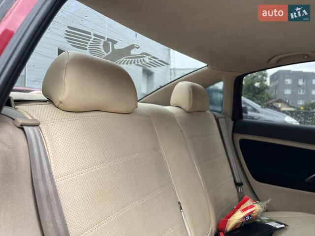 Красный Фольксваген Пассат, объемом двигателя 1.8 л и пробегом 216 тыс. км за 3700 $, фото 17 на Automoto.ua