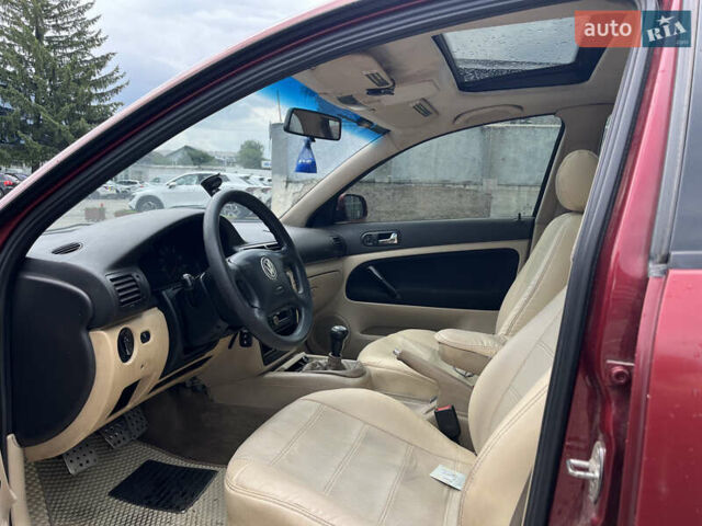 Красный Фольксваген Пассат, объемом двигателя 1.8 л и пробегом 216 тыс. км за 3700 $, фото 7 на Automoto.ua