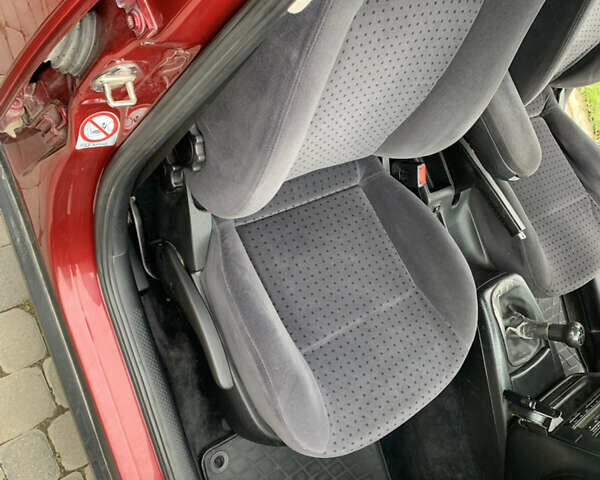 Красный Фольксваген Пассат, объемом двигателя 1.6 л и пробегом 213 тыс. км за 3550 $, фото 13 на Automoto.ua