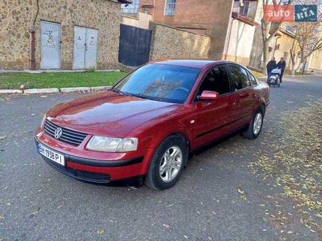 Красный Фольксваген Пассат, объемом двигателя 1.78 л и пробегом 280 тыс. км за 3999 $, фото 10 на Automoto.ua