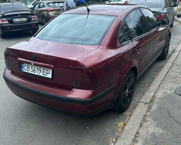 Красный Фольксваген Пассат, объемом двигателя 1.8 л и пробегом 378 тыс. км за 3490 $, фото 1 на Automoto.ua