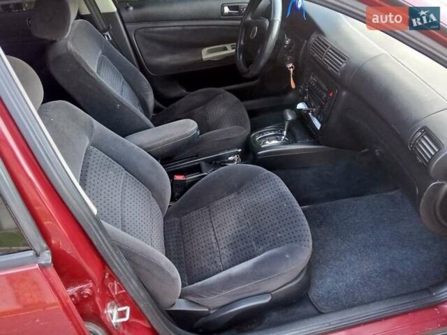 Красный Фольксваген Пассат, объемом двигателя 1.78 л и пробегом 280 тыс. км за 3999 $, фото 18 на Automoto.ua