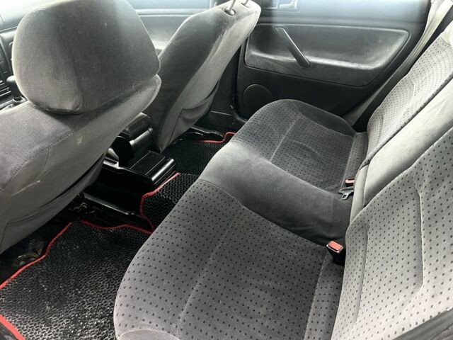 Красный Фольксваген Пассат, объемом двигателя 1.8 л и пробегом 400 тыс. км за 3890 $, фото 10 на Automoto.ua