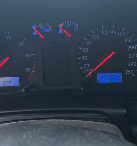 Красный Фольксваген Пассат, объемом двигателя 1.8 л и пробегом 378 тыс. км за 3490 $, фото 6 на Automoto.ua