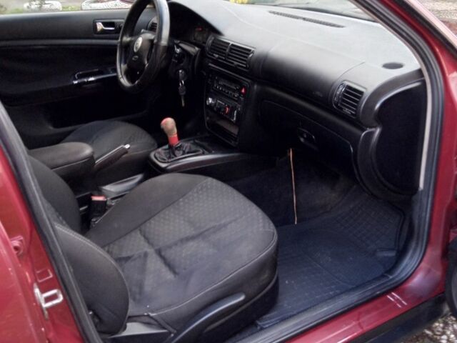 Красный Фольксваген Пассат, объемом двигателя 1.8 л и пробегом 520 тыс. км за 1900 $, фото 11 на Automoto.ua