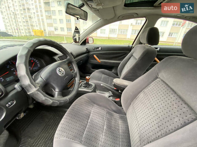 Красный Фольксваген Пассат, объемом двигателя 1.8 л и пробегом 246 тыс. км за 3299 $, фото 16 на Automoto.ua