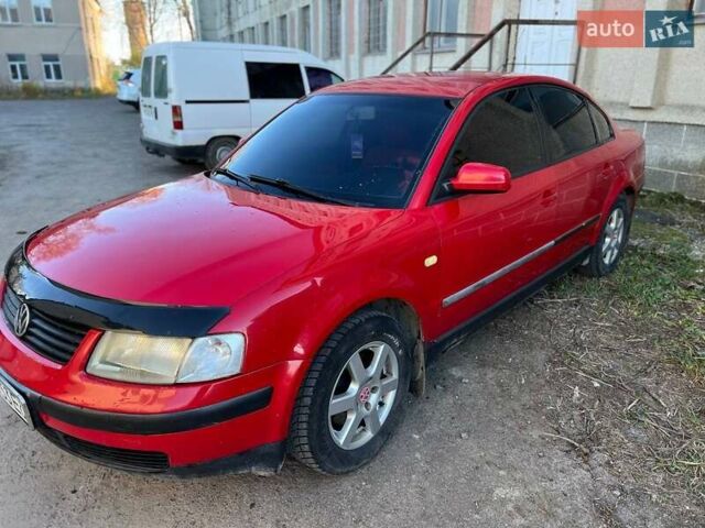 Красный Фольксваген Пассат, объемом двигателя 1.8 л и пробегом 290 тыс. км за 3150 $, фото 6 на Automoto.ua
