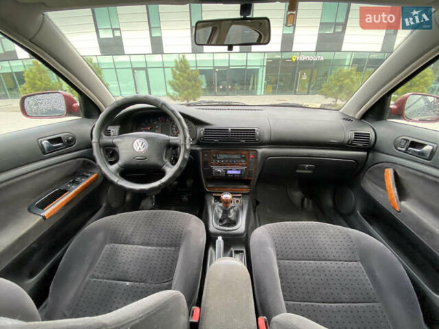 Красный Фольксваген Пассат, объемом двигателя 1.78 л и пробегом 246 тыс. км за 2999 $, фото 12 на Automoto.ua