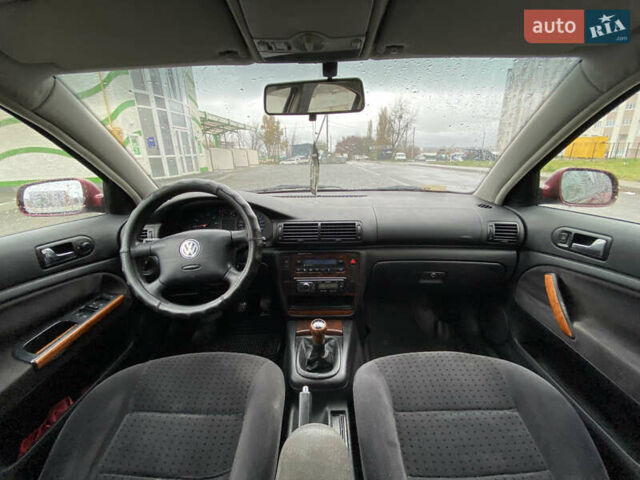 Красный Фольксваген Пассат, объемом двигателя 1.8 л и пробегом 246 тыс. км за 3299 $, фото 13 на Automoto.ua