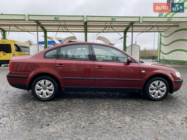 Красный Фольксваген Пассат, объемом двигателя 1.8 л и пробегом 246 тыс. км за 3299 $, фото 4 на Automoto.ua