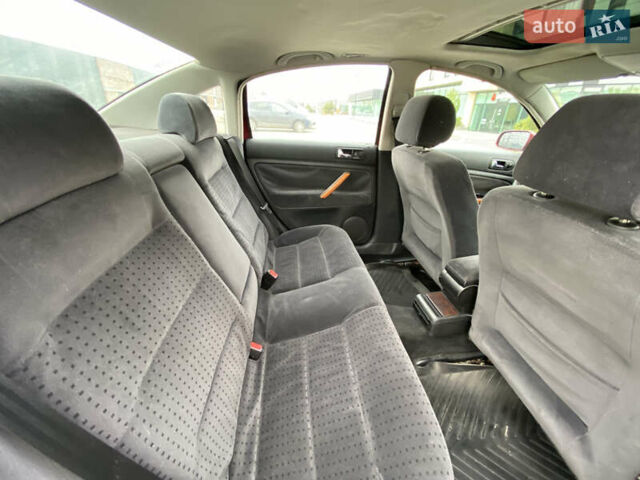 Красный Фольксваген Пассат, объемом двигателя 1.78 л и пробегом 246 тыс. км за 2999 $, фото 13 на Automoto.ua