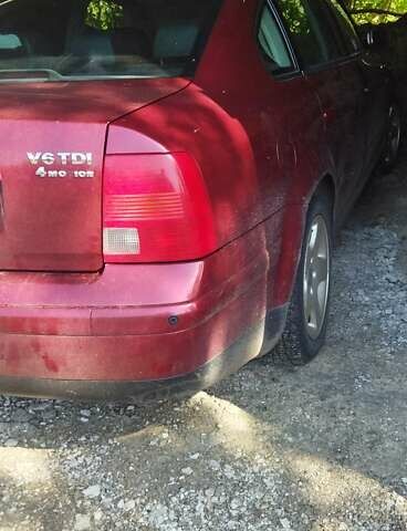 Красный Фольксваген Пассат, объемом двигателя 2.5 л и пробегом 320 тыс. км за 4500 $, фото 6 на Automoto.ua