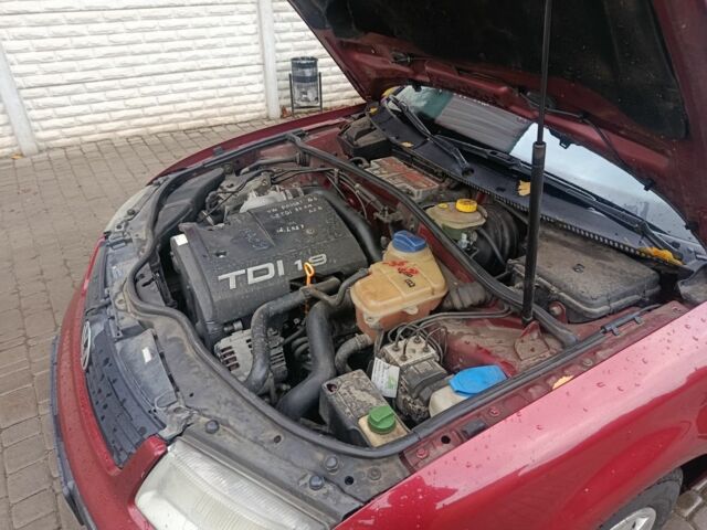 Червоний Фольксваген Пассат, об'ємом двигуна 0 л та пробігом 320 тис. км за 1850 $, фото 5 на Automoto.ua