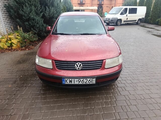 Червоний Фольксваген Пассат, об'ємом двигуна 0 л та пробігом 320 тис. км за 1850 $, фото 1 на Automoto.ua
