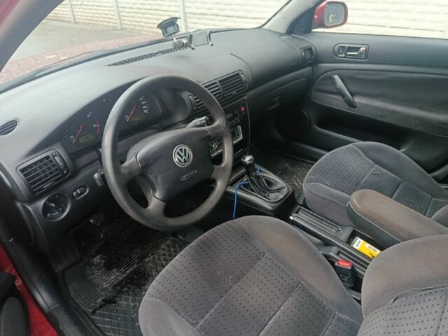 Червоний Фольксваген Пассат, об'ємом двигуна 0 л та пробігом 320 тис. км за 1850 $, фото 6 на Automoto.ua