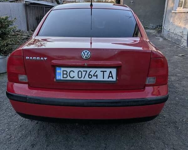 Красный Фольксваген Пассат, объемом двигателя 1.6 л и пробегом 231 тыс. км за 4200 $, фото 11 на Automoto.ua