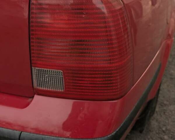 Красный Фольксваген Пассат, объемом двигателя 1.6 л и пробегом 231 тыс. км за 4200 $, фото 13 на Automoto.ua