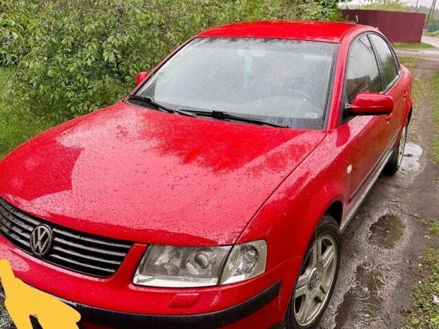 Красный Фольксваген Пассат, объемом двигателя 1.8 л и пробегом 256 тыс. км за 4000 $, фото 4 на Automoto.ua