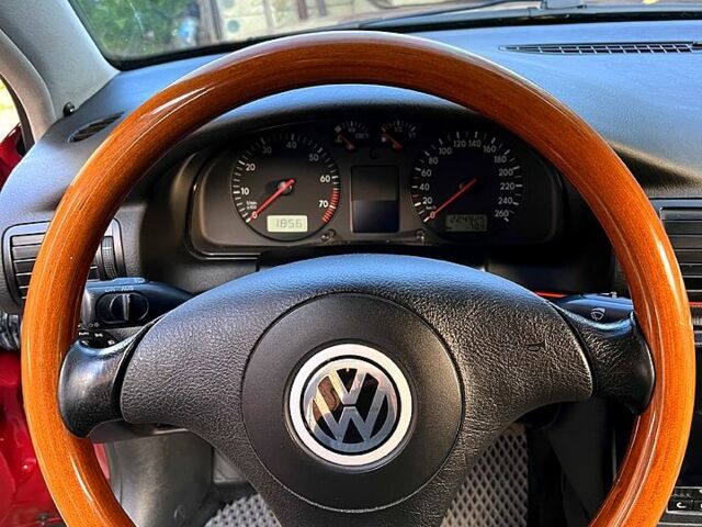 Красный Фольксваген Пассат, объемом двигателя 1.6 л и пробегом 225 тыс. км за 5000 $, фото 10 на Automoto.ua