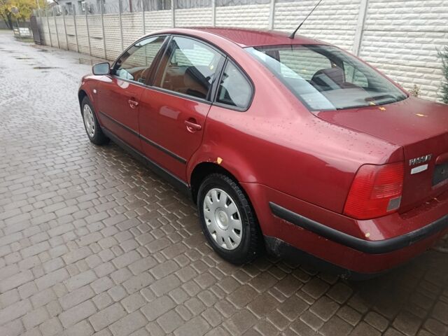 Червоний Фольксваген Пассат, об'ємом двигуна 0 л та пробігом 320 тис. км за 1850 $, фото 4 на Automoto.ua