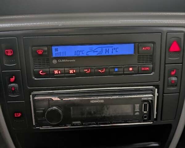 Красный Фольксваген Пассат, объемом двигателя 1.6 л и пробегом 231 тыс. км за 4200 $, фото 12 на Automoto.ua