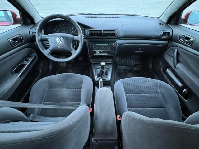 Червоний Фольксваген Пассат, об'ємом двигуна 1.9 л та пробігом 250 тис. км за 1700 $, фото 10 на Automoto.ua