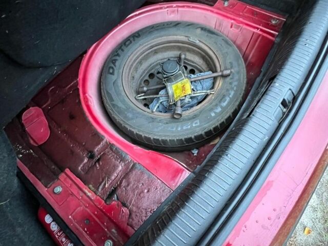 Червоний Фольксваген Пассат, об'ємом двигуна 1.9 л та пробігом 250 тис. км за 1700 $, фото 12 на Automoto.ua