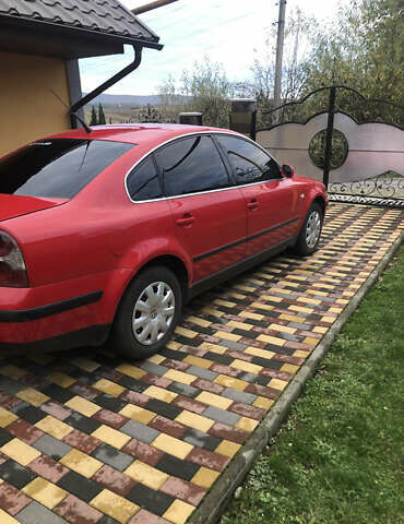 Красный Фольксваген Пассат, объемом двигателя 1.9 л и пробегом 380 тыс. км за 4000 $, фото 1 на Automoto.ua