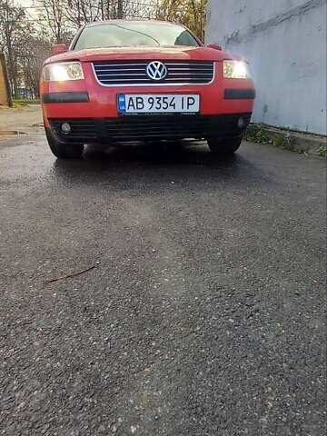 Красный Фольксваген Пассат, объемом двигателя 1.6 л и пробегом 200 тыс. км за 4100 $, фото 5 на Automoto.ua