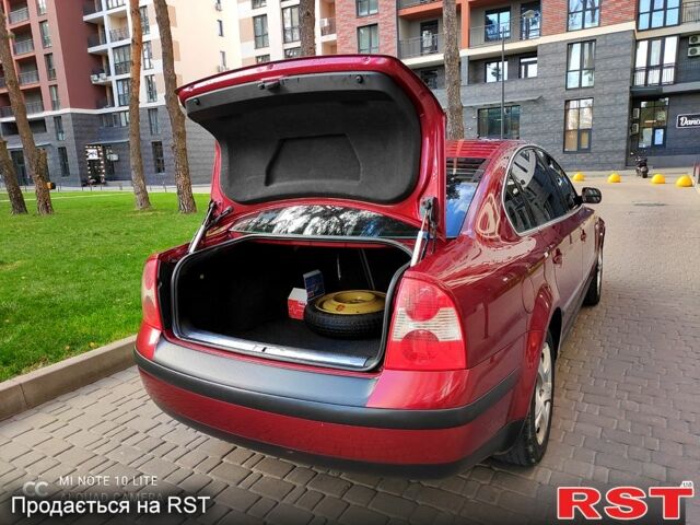 Червоний Фольксваген Пассат, об'ємом двигуна 1.6 л та пробігом 250 тис. км за 3900 $, фото 8 на Automoto.ua