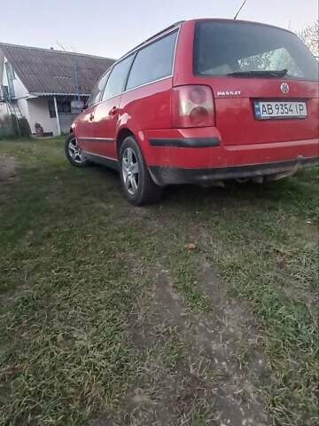 Красный Фольксваген Пассат, объемом двигателя 1.6 л и пробегом 200 тыс. км за 4100 $, фото 9 на Automoto.ua