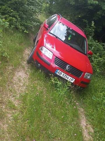 Красный Фольксваген Пассат, объемом двигателя 1.6 л и пробегом 200 тыс. км за 4100 $, фото 10 на Automoto.ua