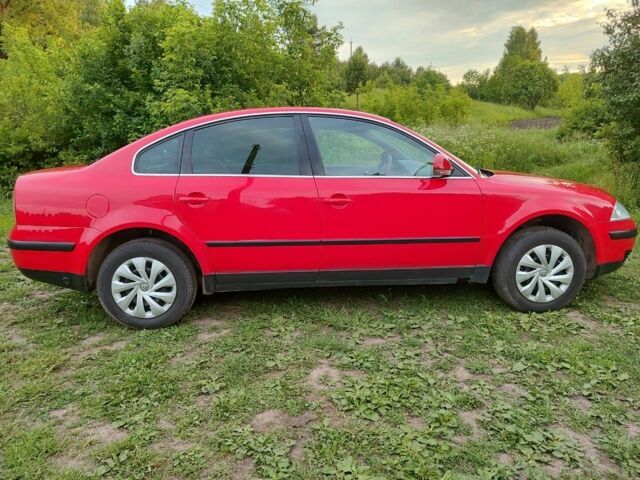 Красный Фольксваген Пассат, объемом двигателя 1.6 л и пробегом 225 тыс. км за 4300 $, фото 2 на Automoto.ua