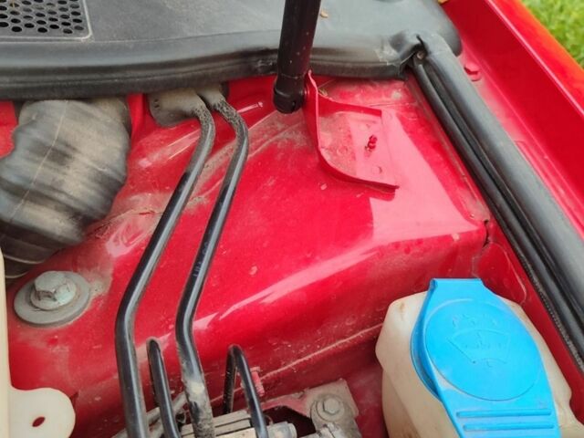 Красный Фольксваген Пассат, объемом двигателя 1.6 л и пробегом 225 тыс. км за 4300 $, фото 9 на Automoto.ua