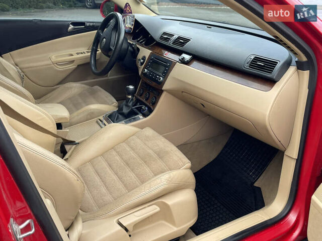 Красный Фольксваген Пассат, объемом двигателя 1.9 л и пробегом 308 тыс. км за 5000 $, фото 44 на Automoto.ua