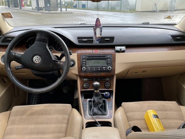 Красный Фольксваген Пассат, объемом двигателя 1.9 л и пробегом 300 тыс. км за 5000 $, фото 16 на Automoto.ua