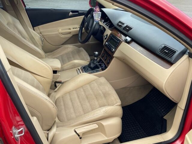 Красный Фольксваген Пассат, объемом двигателя 1.9 л и пробегом 300 тыс. км за 5000 $, фото 15 на Automoto.ua