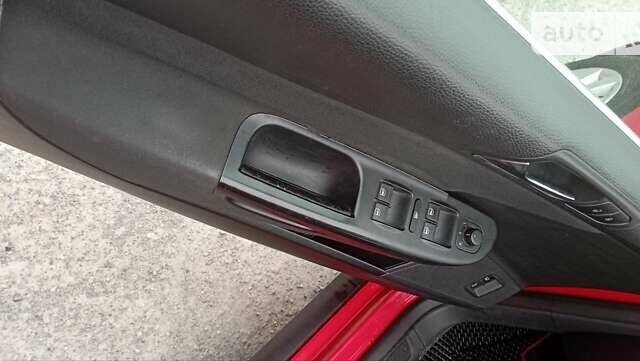 Красный Фольксваген Пассат, объемом двигателя 2 л и пробегом 254 тыс. км за 7999 $, фото 9 на Automoto.ua