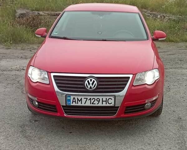 Красный Фольксваген Пассат, объемом двигателя 2 л и пробегом 254 тыс. км за 7999 $, фото 3 на Automoto.ua