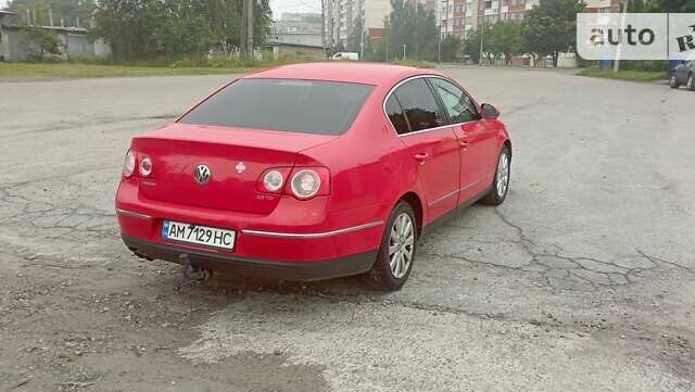 Красный Фольксваген Пассат, объемом двигателя 2 л и пробегом 254 тыс. км за 7999 $, фото 5 на Automoto.ua