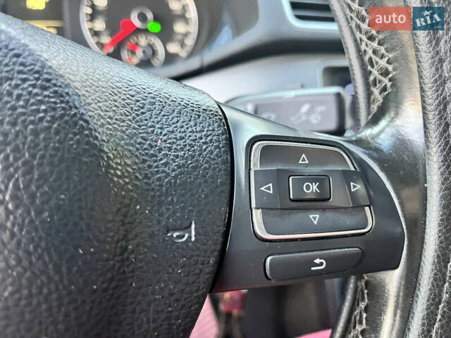 Червоний Фольксваген Пассат, об'ємом двигуна 2.5 л та пробігом 370 тис. км за 7850 $, фото 13 на Automoto.ua