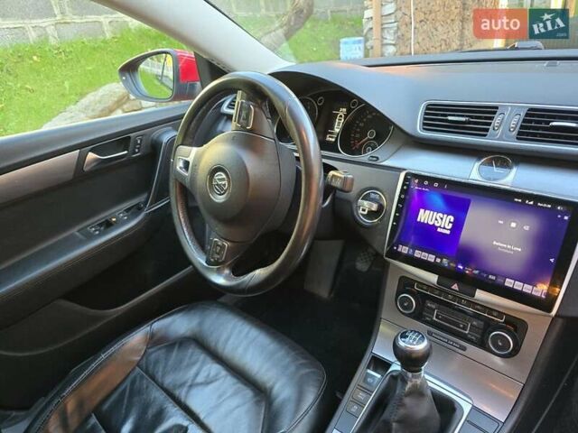 Красный Фольксваген Пассат, объемом двигателя 1.97 л и пробегом 273 тыс. км за 10900 $, фото 6 на Automoto.ua