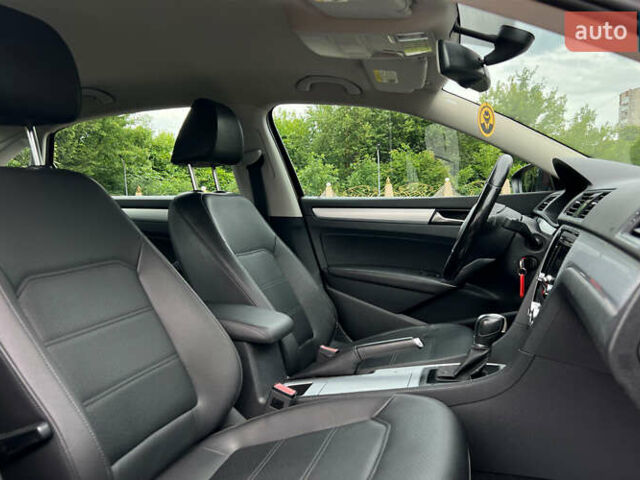 Червоний Фольксваген Пассат, об'ємом двигуна 2.5 л та пробігом 174 тис. км за 10300 $, фото 8 на Automoto.ua