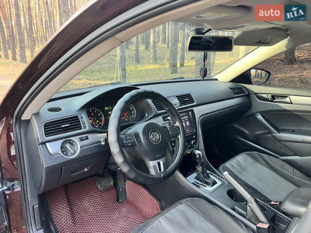 Червоний Фольксваген Пассат, об'ємом двигуна 2.5 л та пробігом 370 тис. км за 7850 $, фото 6 на Automoto.ua