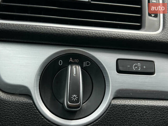 Червоний Фольксваген Пассат, об'ємом двигуна 2.5 л та пробігом 174 тис. км за 10300 $, фото 17 на Automoto.ua