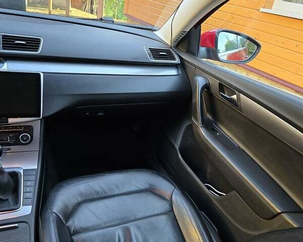 Красный Фольксваген Пассат, объемом двигателя 1.97 л и пробегом 273 тыс. км за 10900 $, фото 17 на Automoto.ua