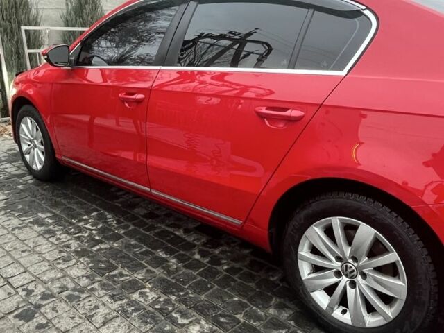 Красный Фольксваген Пассат, объемом двигателя 1.4 л и пробегом 314 тыс. км за 8700 $, фото 1 на Automoto.ua